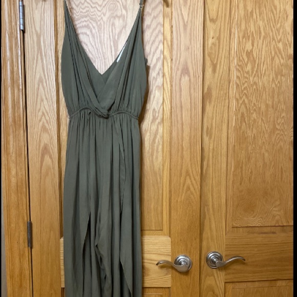 Delacy Olive Green Plunge Jumpsuit with Slits - Picture 4 of 5